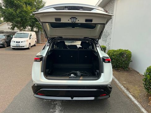Certified 2023 Nissan Ariya FWD image 8