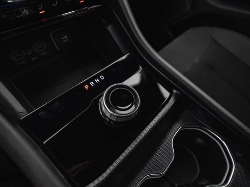 New 2025 Jeep Grand Cherokee Laredo X w/ Luxury Tech Group I AWD/4WD image 17