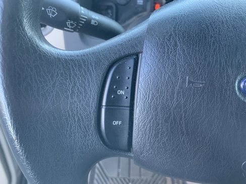 Used 2009 Ford E-350 and Econoline 350 Extended Wagon Super Duty image 16