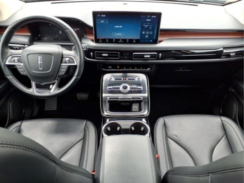 Used 2023 Lincoln Nautilus Reserve w/ Monochromatic Package AWD/4WD image 11