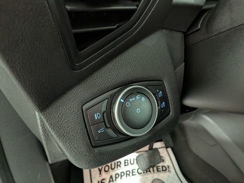 Used 2019 Ford Escape SE image 18