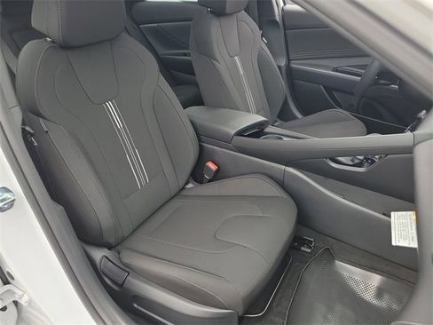 New 2026 Hyundai Elantra SEL Sport Premium image 18