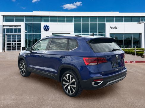 Used 2023 Volkswagen Taos SE FWD image 5
