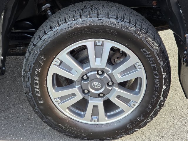 Used 2020 Toyota Tundra Platinum AWD/4WD image 15