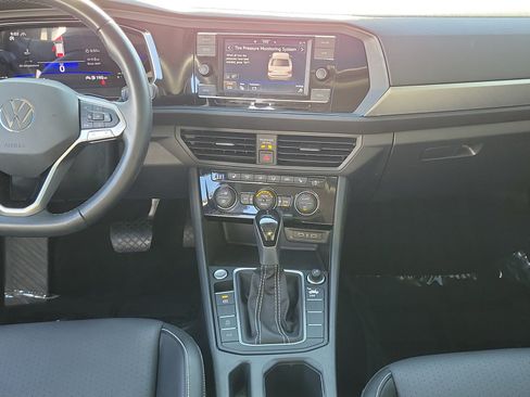 Used 2023 Volkswagen Jetta SE FWD image 30