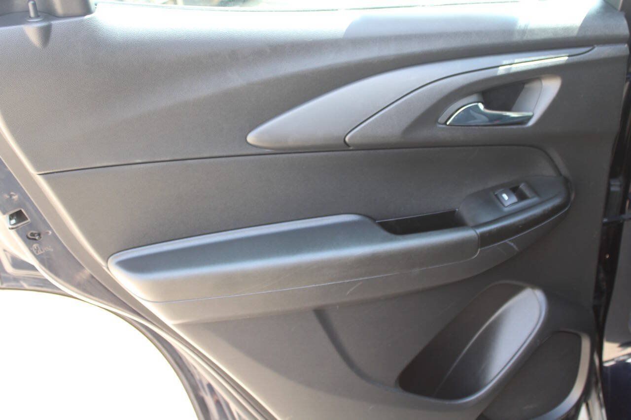 Used 2021 Chevrolet TrailBlazer LS FWD image 15
