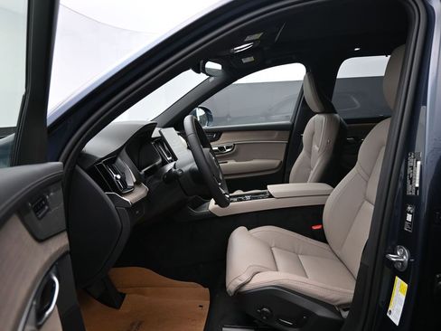 New 2026 Volvo XC90 B5 Ultra image 11