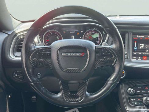 Used 2018 Dodge Challenger R/T Scat Pack w/ Leather Interior Group RWD image 31