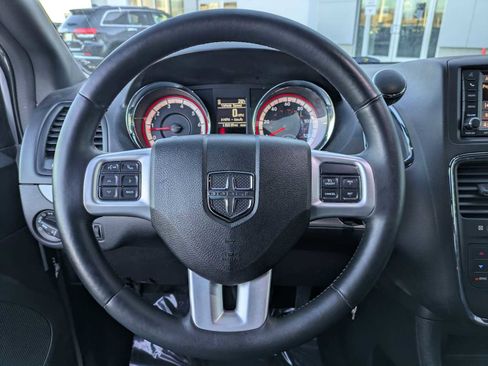 Certified 2017 Dodge Grand Caravan GT image 19