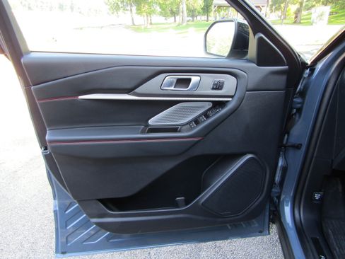 Used 2025 Ford Explorer ST w/ Sun And Sound Package AWD/4WD image 11