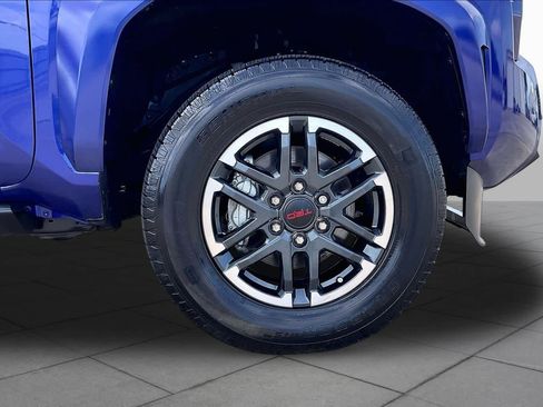 Used 2025 Toyota Tacoma TRD Sport RWD image 11