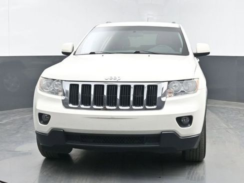 Used 2011 Jeep Grand Cherokee Laredo image 3