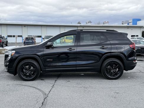 Used 2022 GMC Terrain AT4 w/ Infotainment Package II image 8