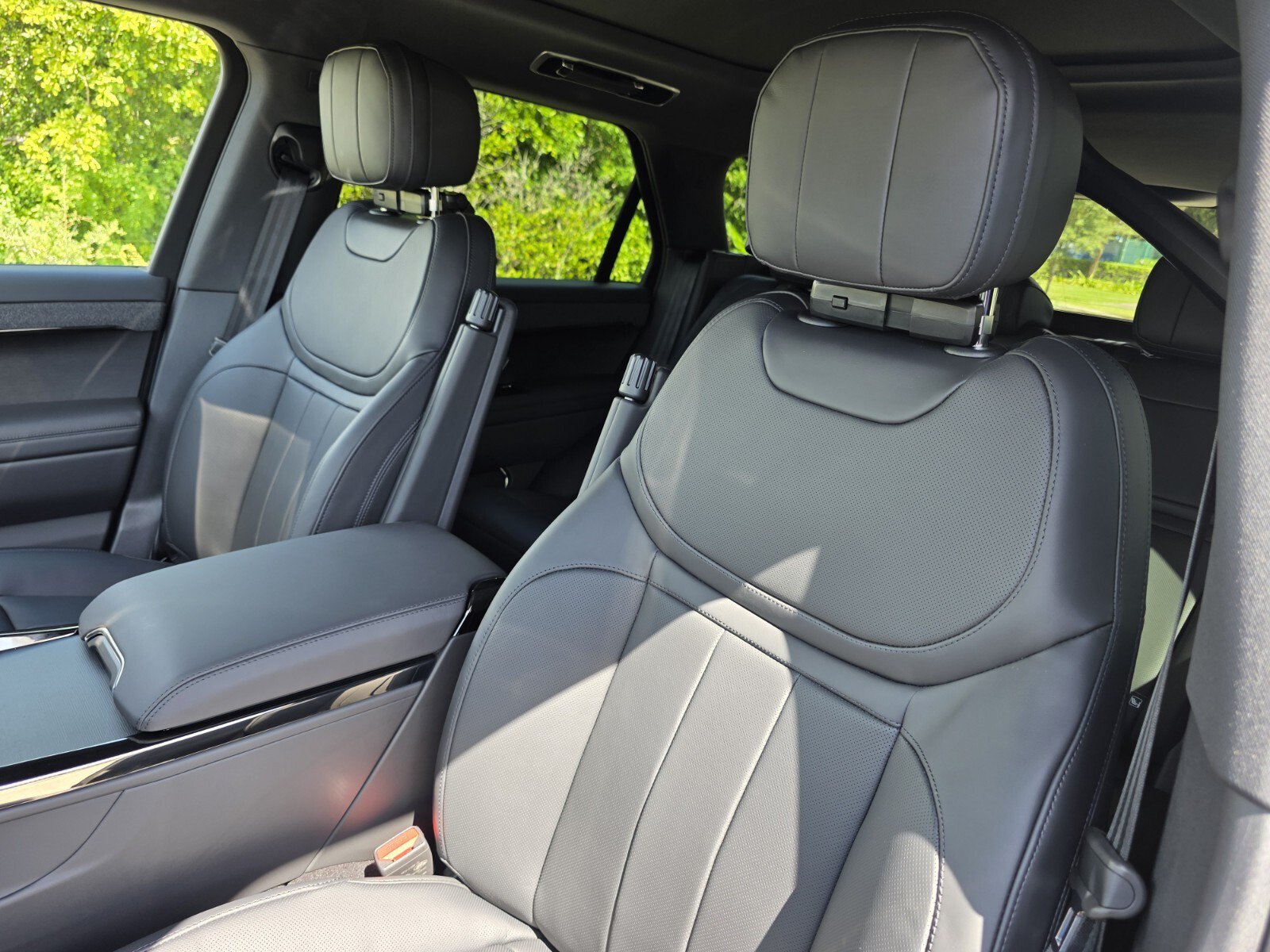 New 2026 Land Rover Range Rover Sport Dynamic SE AWD/4WD image 11