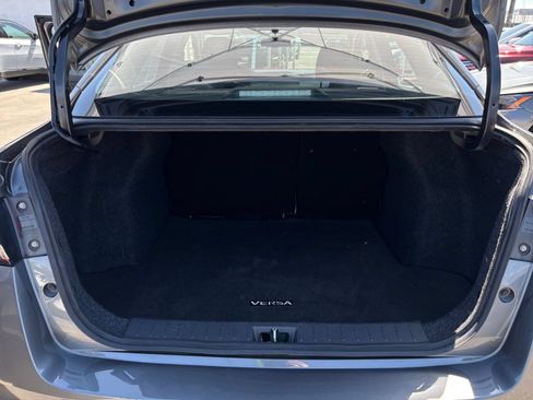 Used 2025 Nissan Versa SV FWD image 29