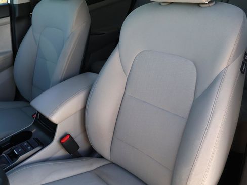 Used 2020 Hyundai Tucson SE w/ Cargo Package image 12