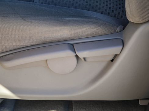 Used 2011 Toyota Tundra 2WD CrewMax w/ Tow Pkg image 19