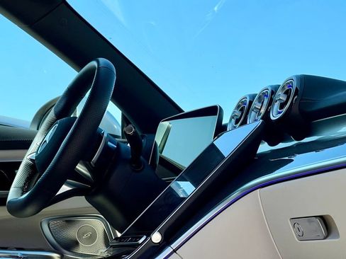 Certified 2026 Mercedes-Benz CLE 300 4MATIC Cabriolet image 24