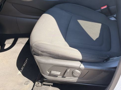 Used 2022 Hyundai Tucson SEL w/ Cargo Package AWD/4WD image 19