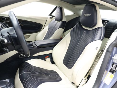 Used 2019 Aston Martin DB11 Coupe RWD image 3