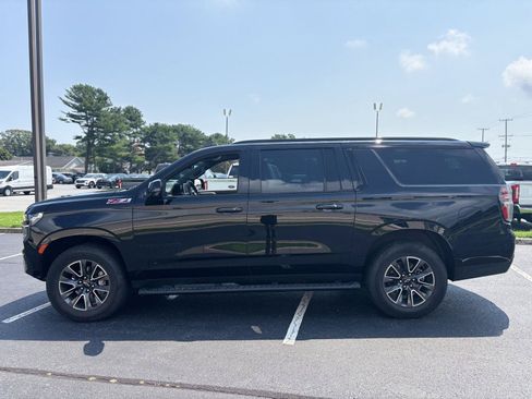 Used 2023 Chevrolet Suburban Z71 w/ Luxury Package AWD/4WD image 5