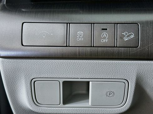 Used 2025 Hyundai Kona SE AWD/4WD image 17