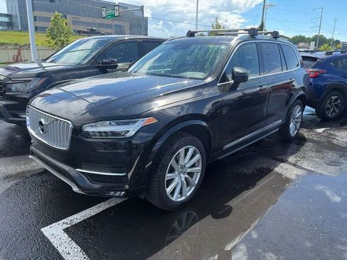 Used 2016 Volvo XC90 T6 Inscription w/ Vision Package AWD/4WD image 3