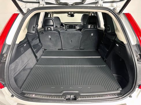 Used 2024 Volvo XC90 T8 Plus w/ Protection Package Premier image 23
