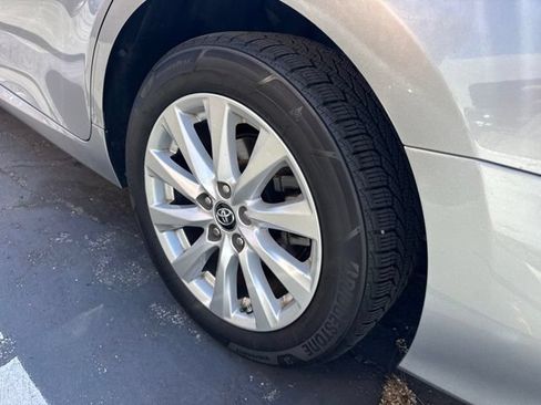 Used 2019 Toyota Camry LE FWD image 7