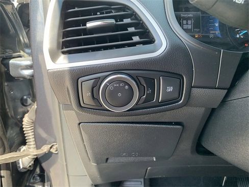Certified 2024 Ford Edge SE w/ Black Appearance Package image 31