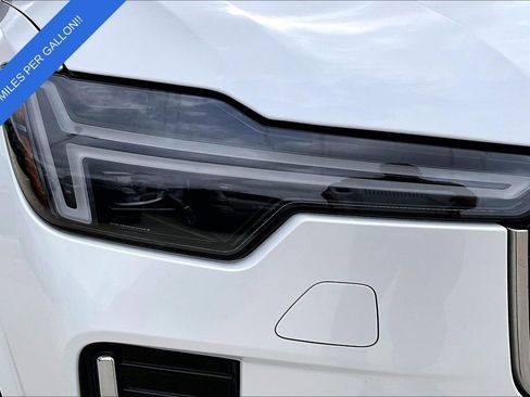 Certified 2025 Volvo XC90 T8 Plus w/ Protection Package Premier image 39