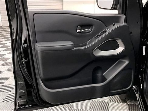 Used 2022 Nissan Frontier SV AWD/4WD image 20