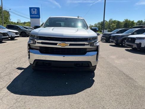 Used 2020 Chevrolet Silverado 1500 LT AWD/4WD image 3