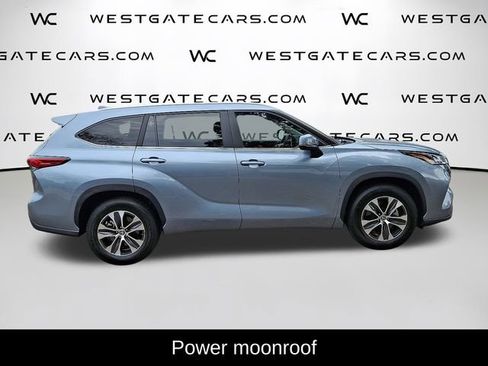 Used 2023 Toyota Highlander XLE image 10