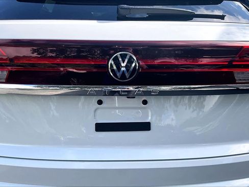 Used 2025 Volkswagen Atlas Cross Sport SEL AWD/4WD image 33