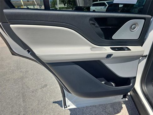 New 2026 Lincoln Aviator Reserve AWD/4WD image 10