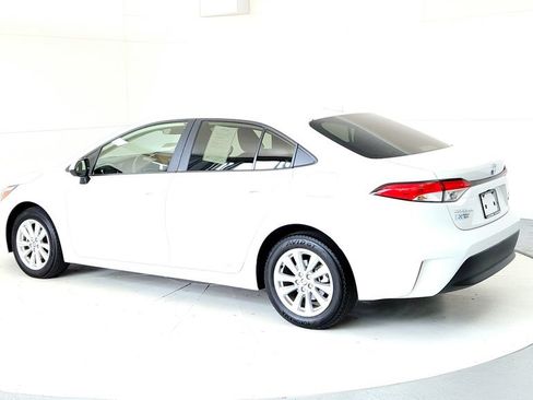 Used 2024 Toyota Corolla LE w/ LE Convenience Package AWD/4WD image 4