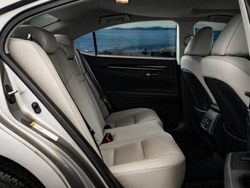 Used 2015 Lexus ES 350 image 42