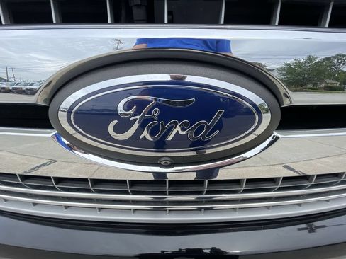 Used 2018 Ford F150 Lariat w/ Equipment Group 502A Luxury AWD/4WD image 29