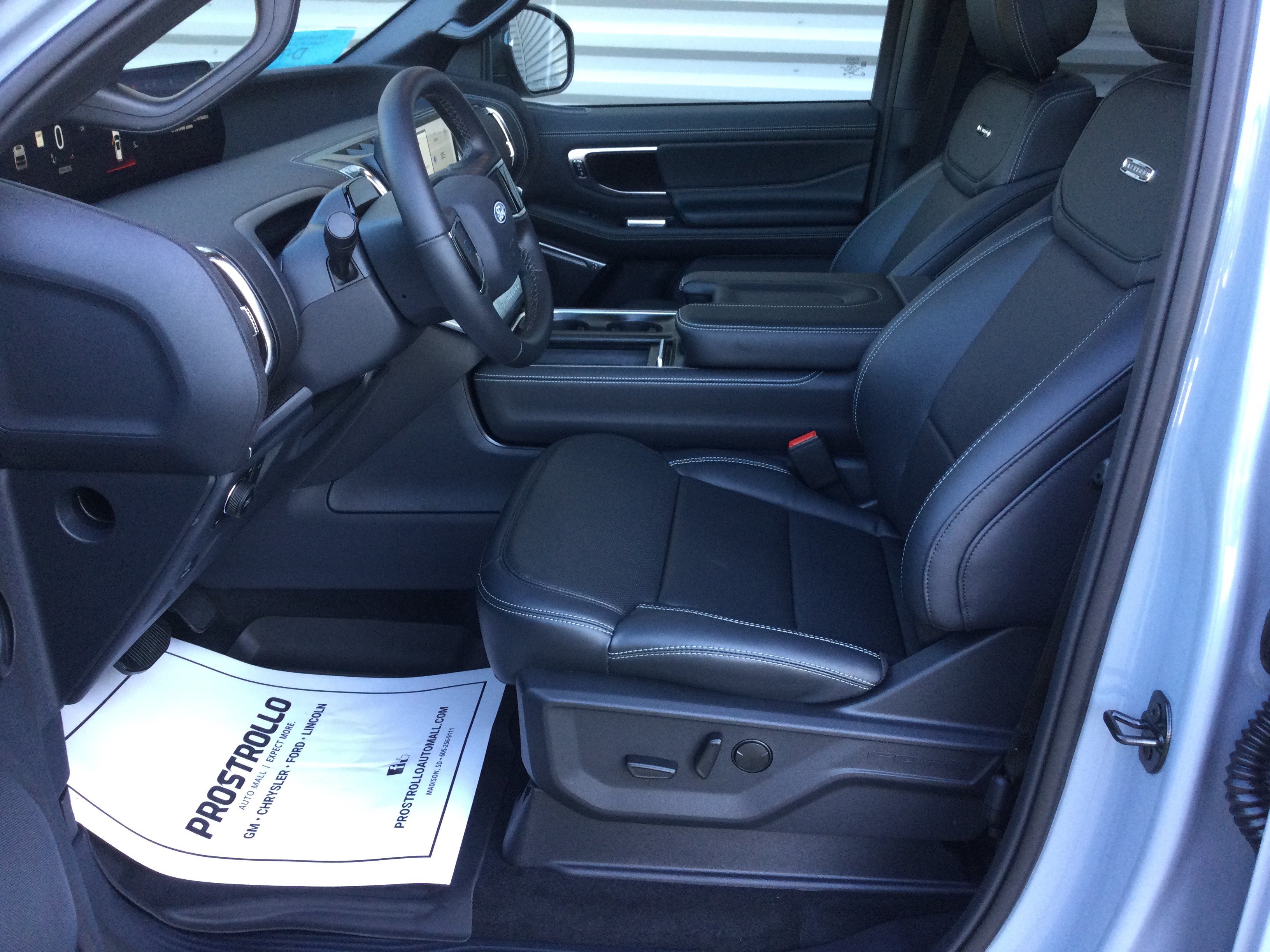 New 2027 Ford Expedition Max Platinum w/ Stealth Appearance Package AWD/4WD image 9