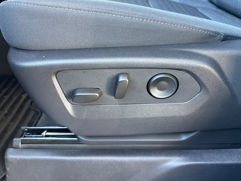 Used 2026 GMC Sierra 1500 SLE image 14