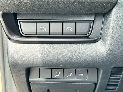 Used 2025 MAZDA CX-30 Carbon image 11