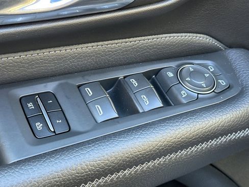 Used 2021 GMC Yukon XL Denali w/ LPO, Illumination Package image 11