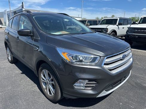 Used 2018 Ford Escape SEL FWD image 2