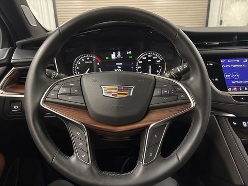 Certified 2025 Cadillac XT5 Premium Luxury image 31