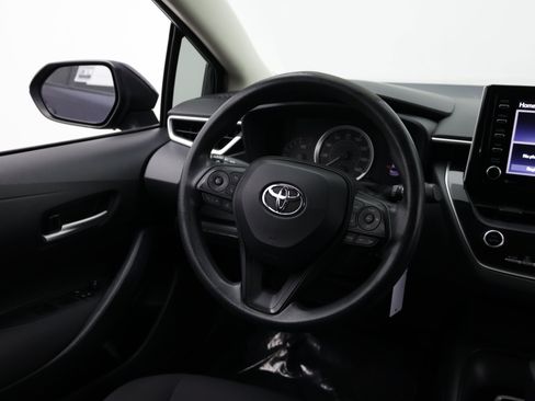 Used 2021 Toyota Corolla LE FWD image 26