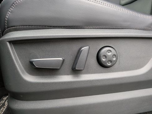 Used 2025 Nissan Armada PRO-4X w/ Pro-4X Premium Package image 26