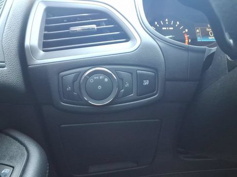 Used 2019 Ford Edge SE AWD/4WD image 14