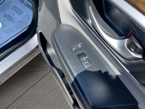 Used 2017 Honda CR-V Touring image 24