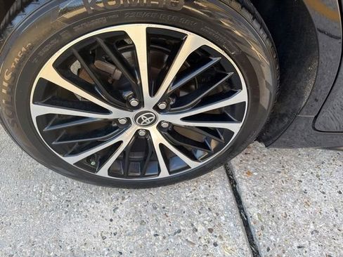 Used 2020 Toyota Camry SE image 13